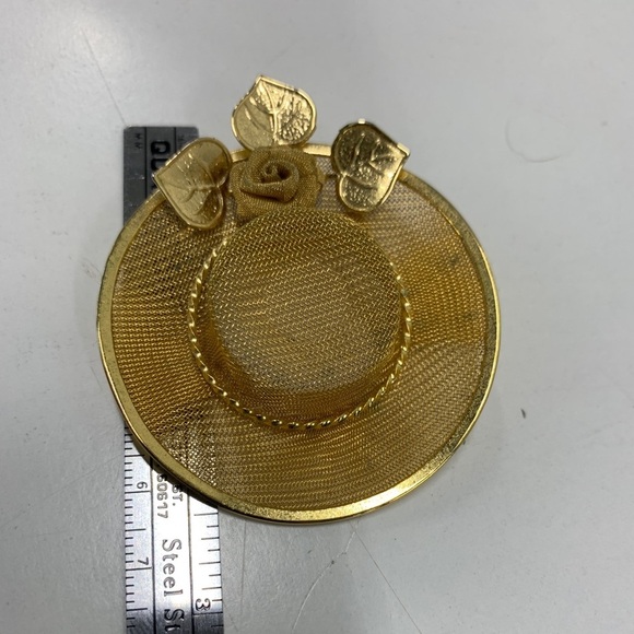 Gold Tone Mesh Floral Hat Pin Brooch Costume Jewelry - Unmarked - Picture 3 of 3